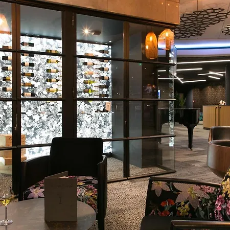 Mercure Bordeaux Aeroport 4*