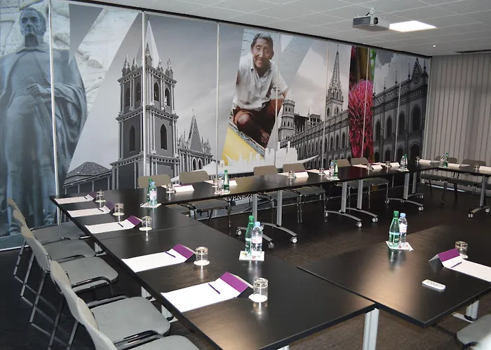 Mercure Bordeaux Aeroport Готель Мериньяк