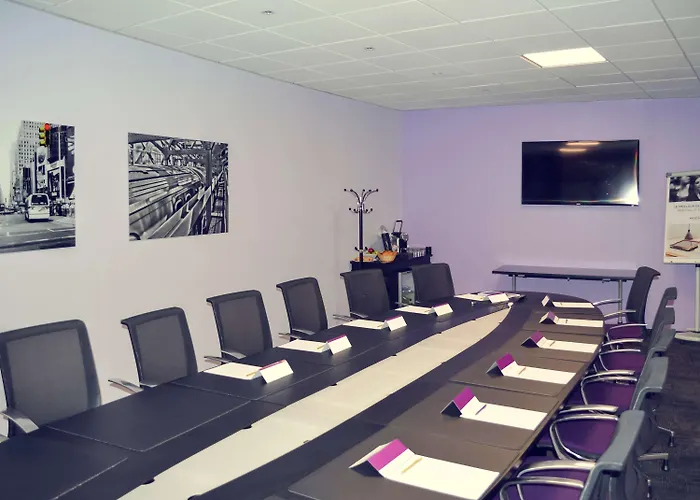 Mercure Bordeaux Aeroport 4*