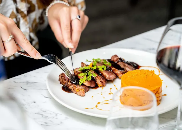 Mercure Bordeaux Aeroport 4*