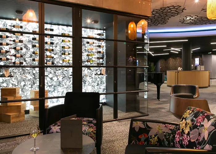 Mercure Bordeaux Aeroport 4*
